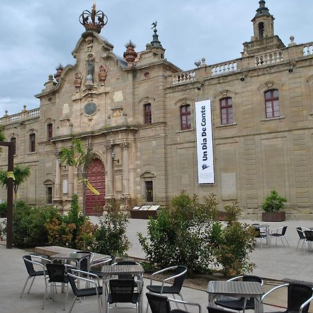 Hostal Universitat Cervera  Buitenkant foto