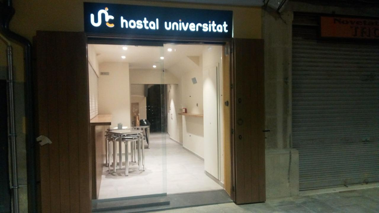 Hostal Universitat Cervera  Buitenkant foto