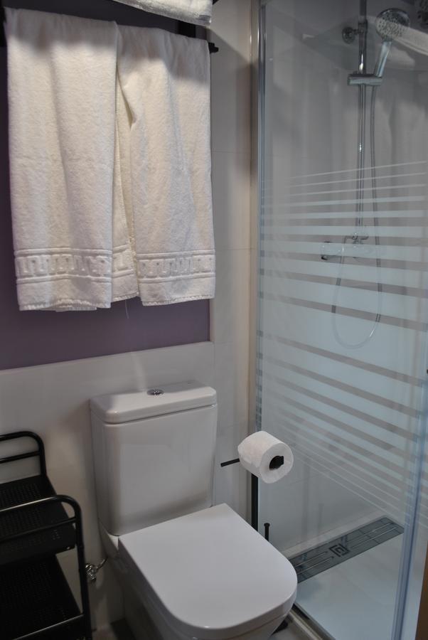 Hostal Universitat Cervera  Buitenkant foto