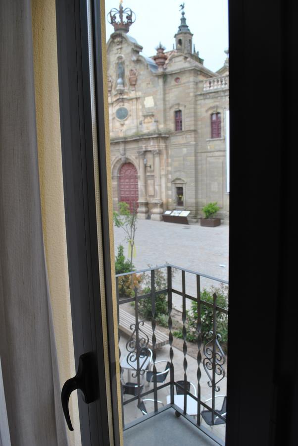 Hostal Universitat Cervera  Buitenkant foto